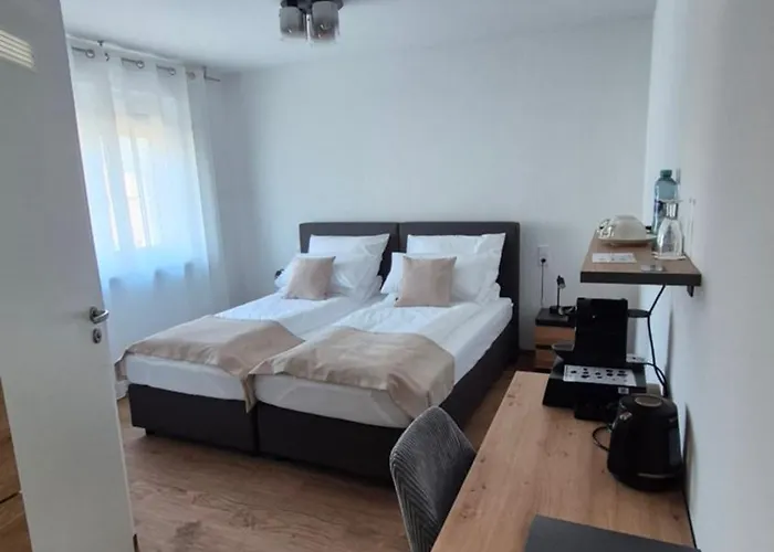Apartments Seibel Doppel-Zweibettzimmer mit Bad Reutlingen